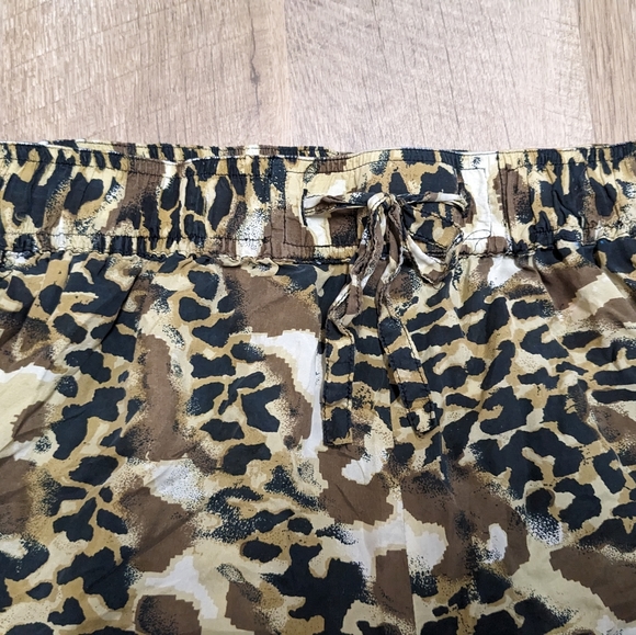 Leopard Print Silk Shorts Elastic Stretch Waist - Picture 2 of 5